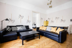 Downtown Circus Party Flat Apartment